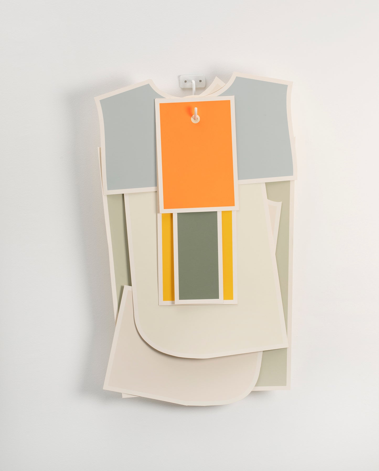 Patron de couture d’une chemise en cartons sérigraphiés par jeanne tresvaux du fraval , fondatrice du studio de lostanges.